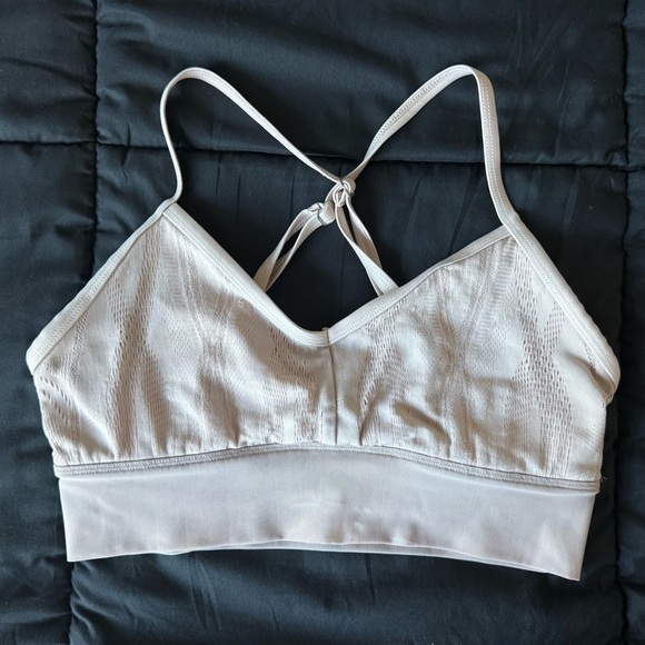 alo yoga aria bra - Picture 3 of 9